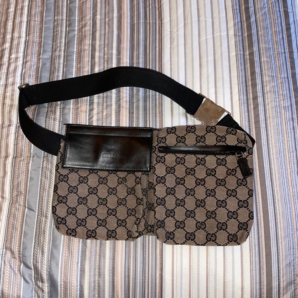 NEVER USED GUCCI FANNYPACK